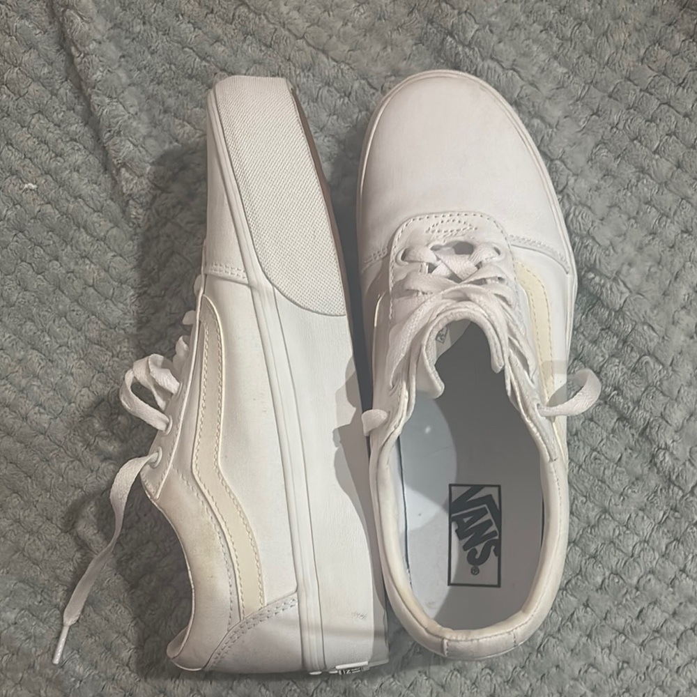 Vans Classic White Lace-Up Shoes